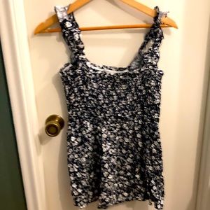 Women’s Sleeveless Top - Size M